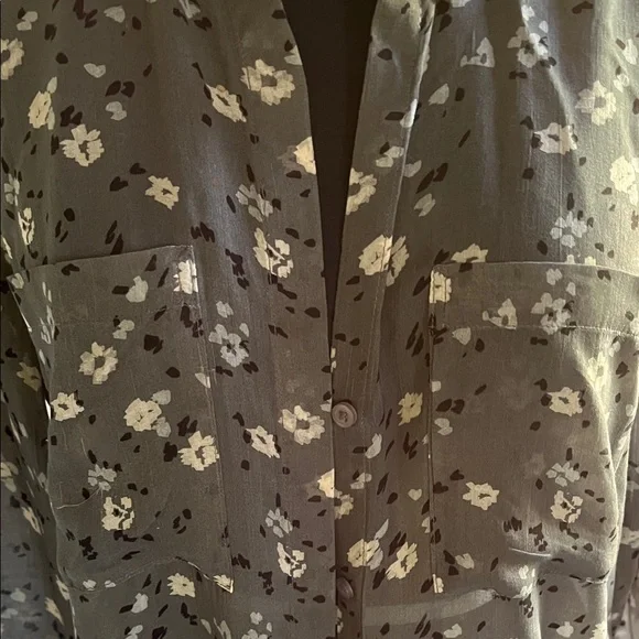 cloth & stone Olive Floral Button-Down Shirt - Picture 2 of 5